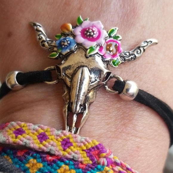 ICON Jewelry - 🌈SOLDOUT💰 Steer Head Floral Wreath Cord Bracelet